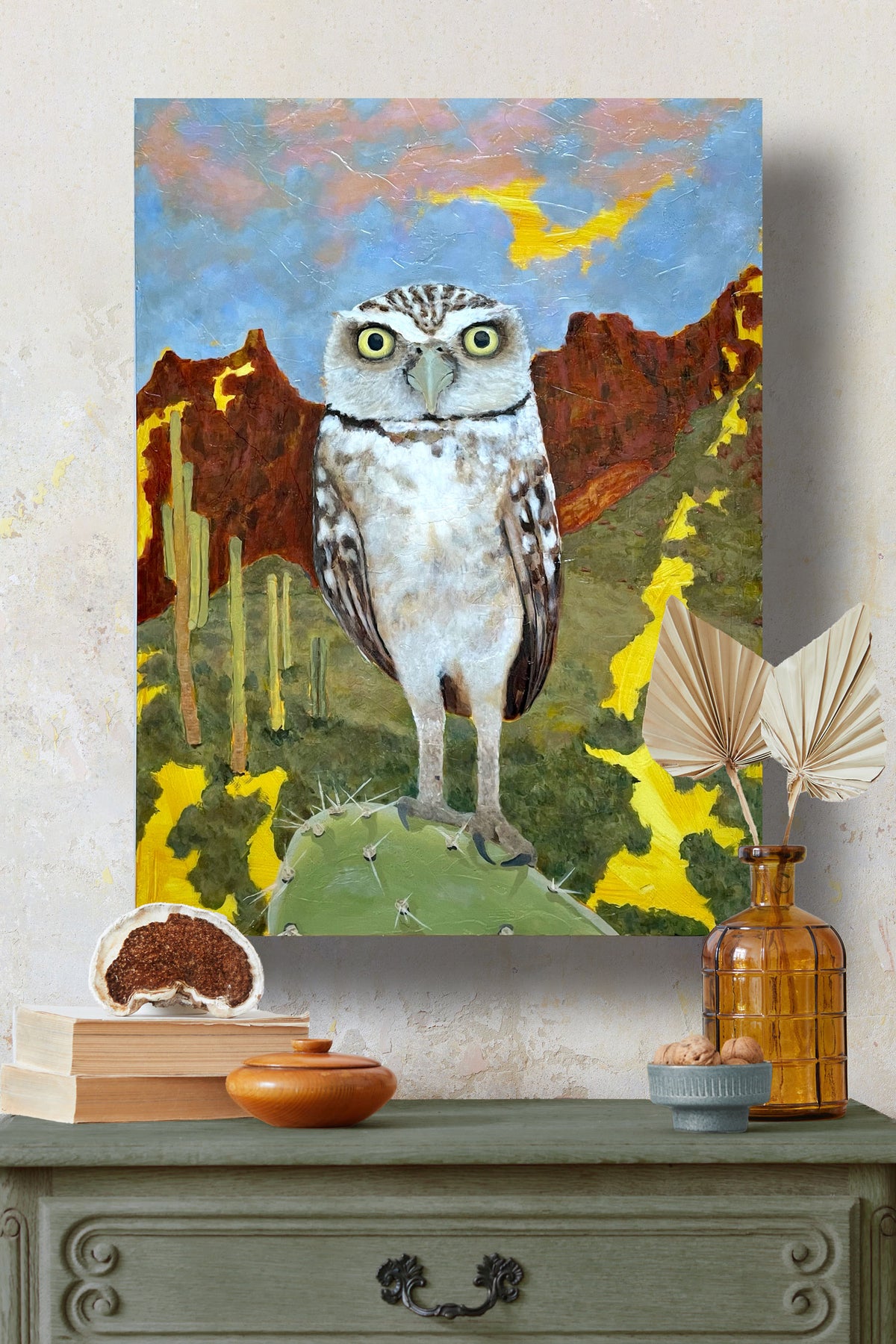 &#39;Cicerone&#39; Burrowing owl desert painting on wall