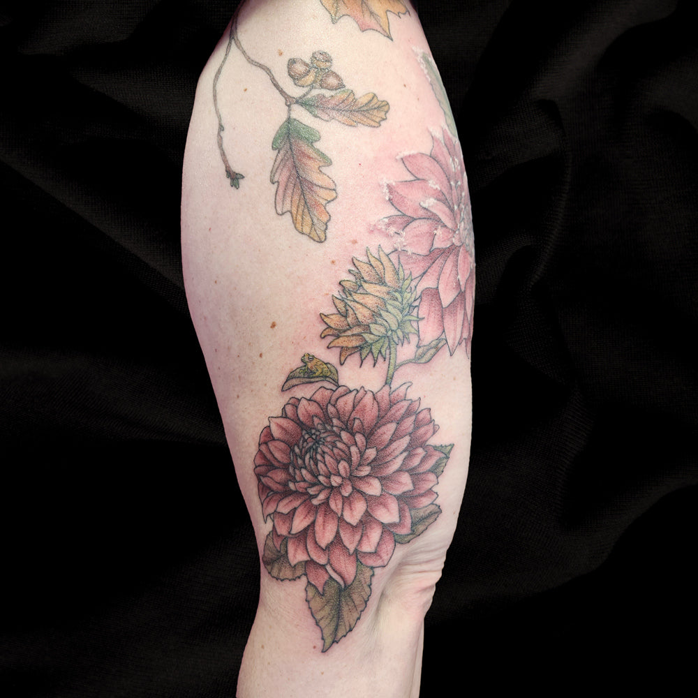 dahlia frog tattoo by Lydia Pitts