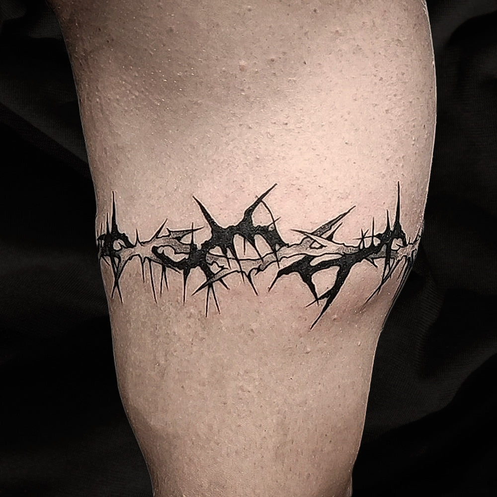 thorn arm band tattoo by Mary